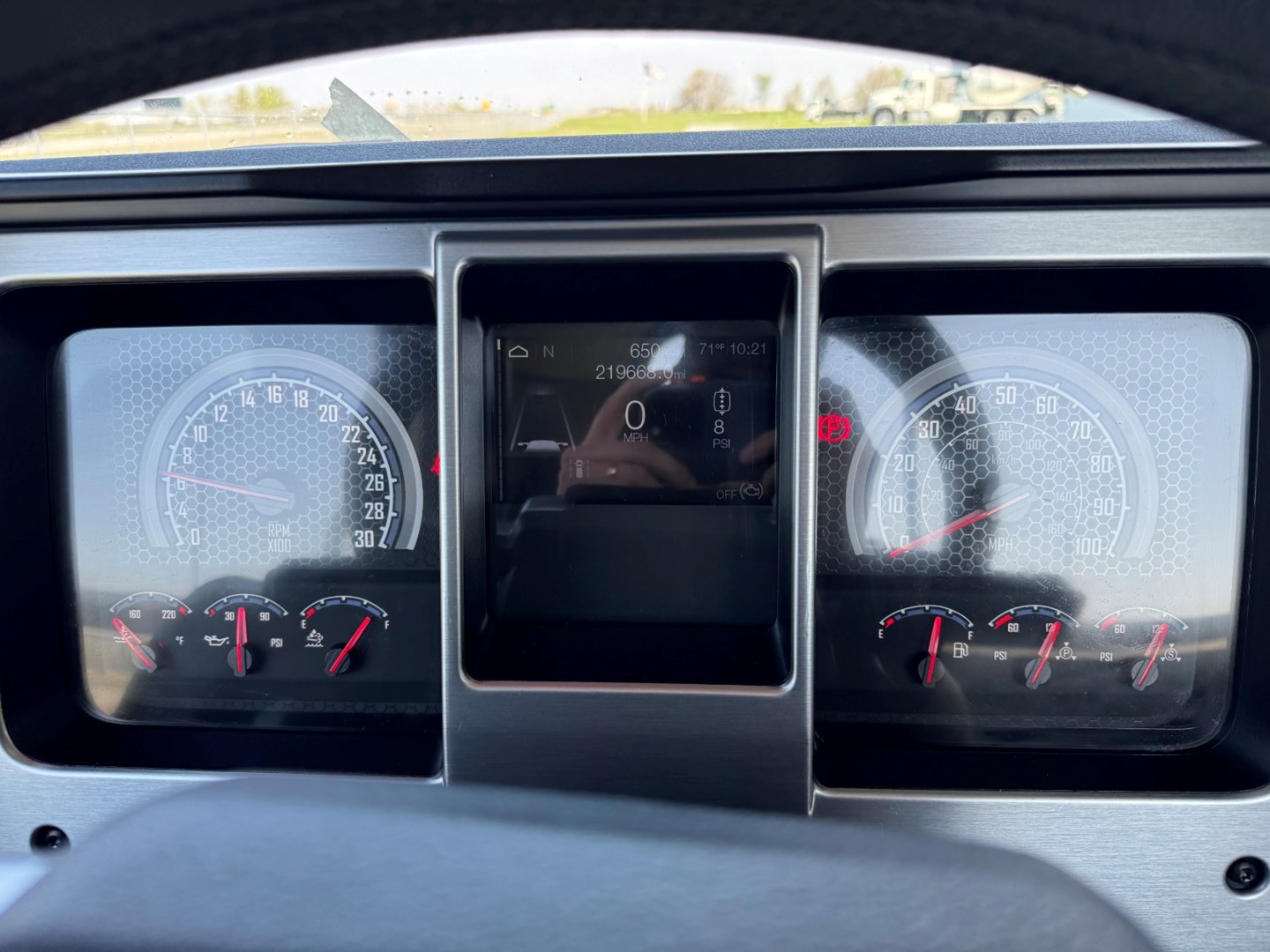 Used 2023 Mack Pinnacle - image 15